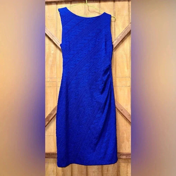 Designer Cache Royal Blue Sheath Embossed Dress size large - Picture 3 of 10
